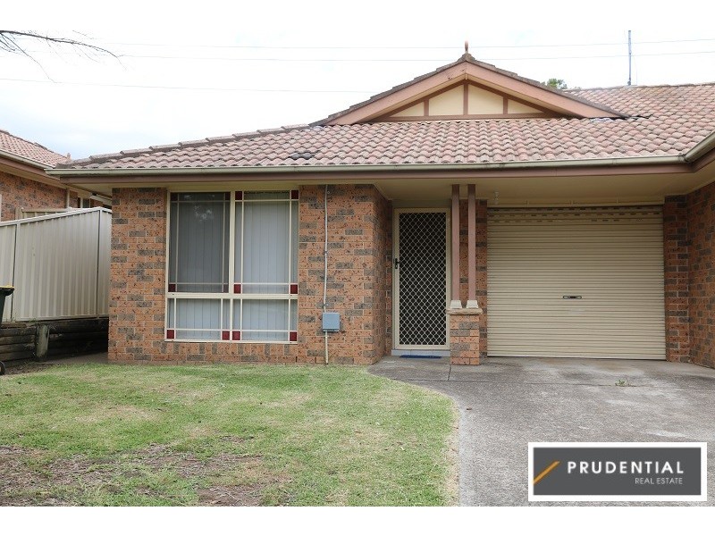 2/17 Wyangala Crescent, Leumeah NSW 2560