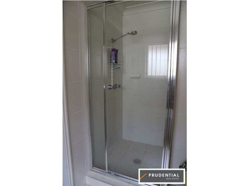 2/17 Wyangala Crescent, Leumeah NSW 2560