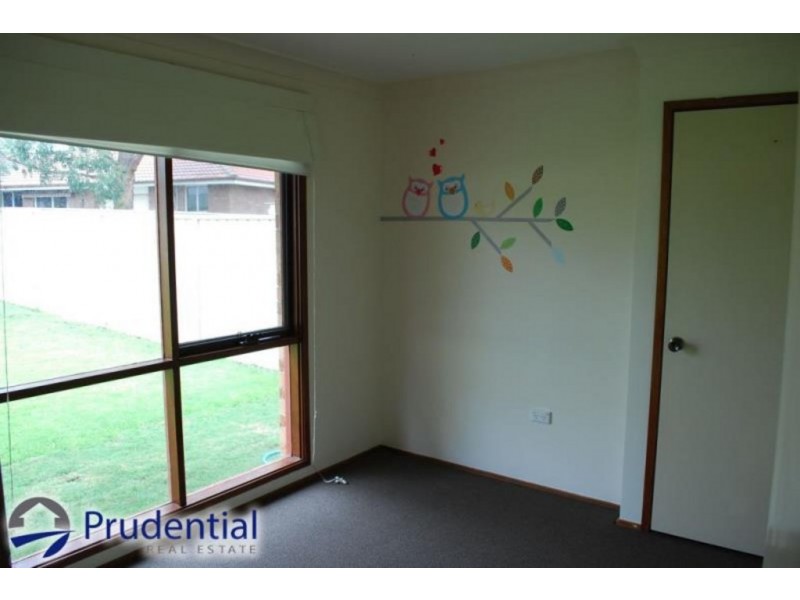 4 Seyton Place, Rosemeadow NSW 2560
