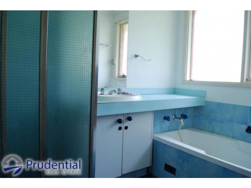 4 Seyton Place, Rosemeadow NSW 2560