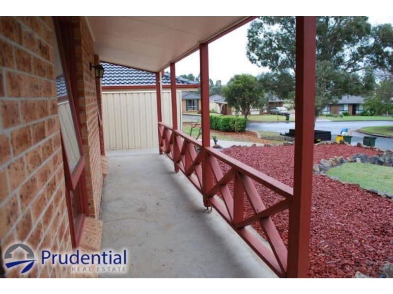 4 Seyton Place, Rosemeadow NSW 2560