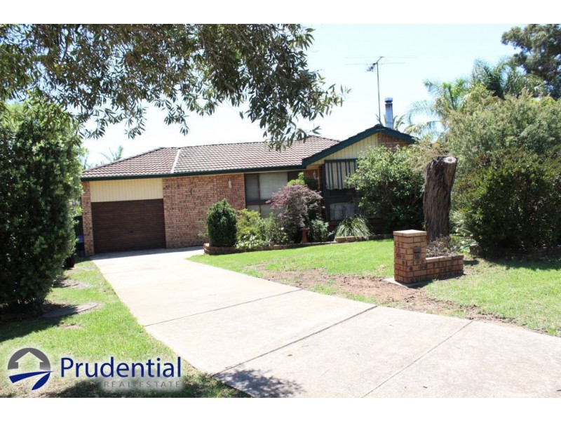 16 Sunart Place, St Andrews NSW 2566