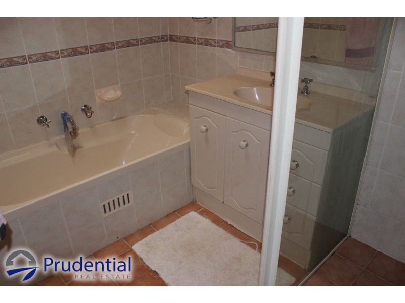 16 Sunart Place, St Andrews NSW 2566