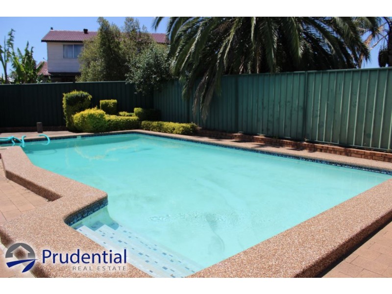 16 Sunart Place, St Andrews NSW 2566