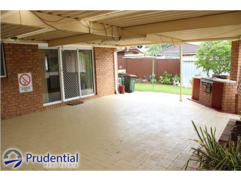 15 Demetrius Road, Rosemeadow NSW 2560