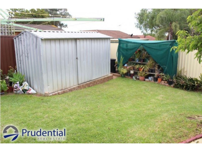 15 Demetrius Road, Rosemeadow NSW 2560
