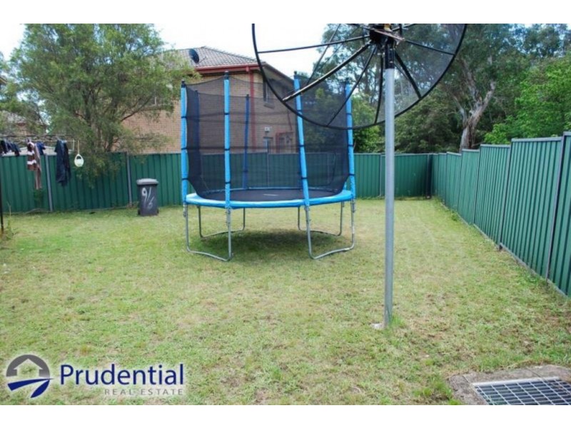 9/6 Westmoreland Road, Minto NSW 2566