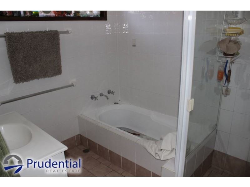 10 Gilmore Avenue, Leumeah NSW 2560