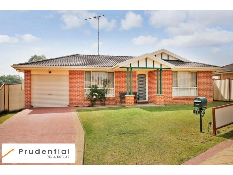 11 Fortinbras Crescent, Rosemeadow NSW 2560