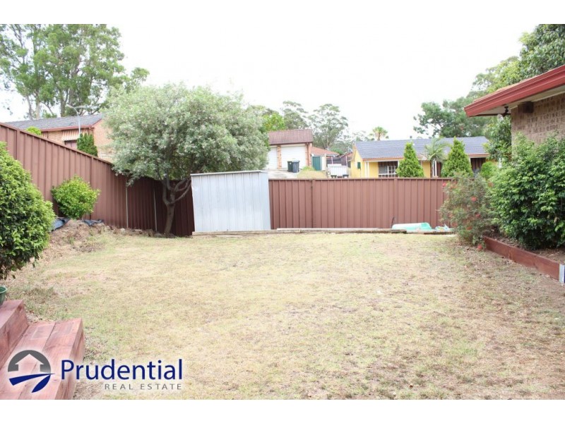 84 Cleopatra Drive, Rosemeadow NSW 2560