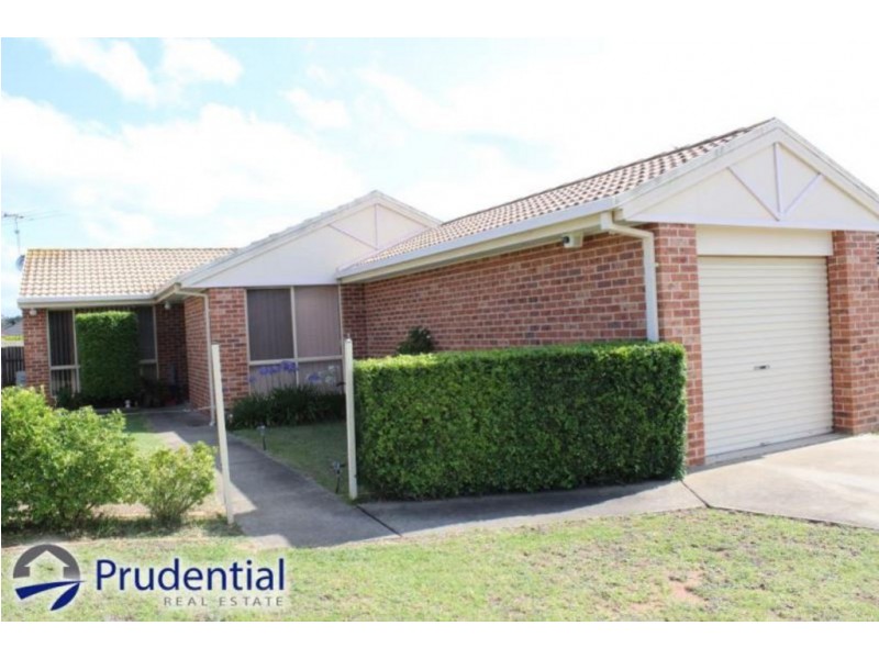 8 Whorlong Place, St Helens Park NSW 2560