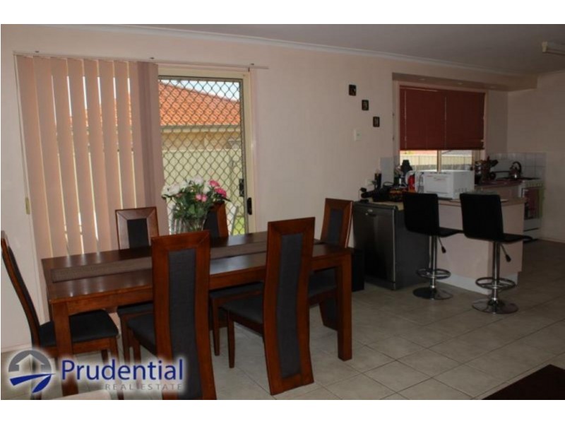 8 Whorlong Place, St Helens Park NSW 2560