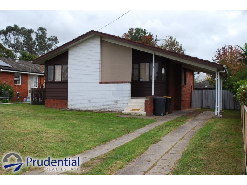 77 Carrington Circuit, Leumeah NSW 2560