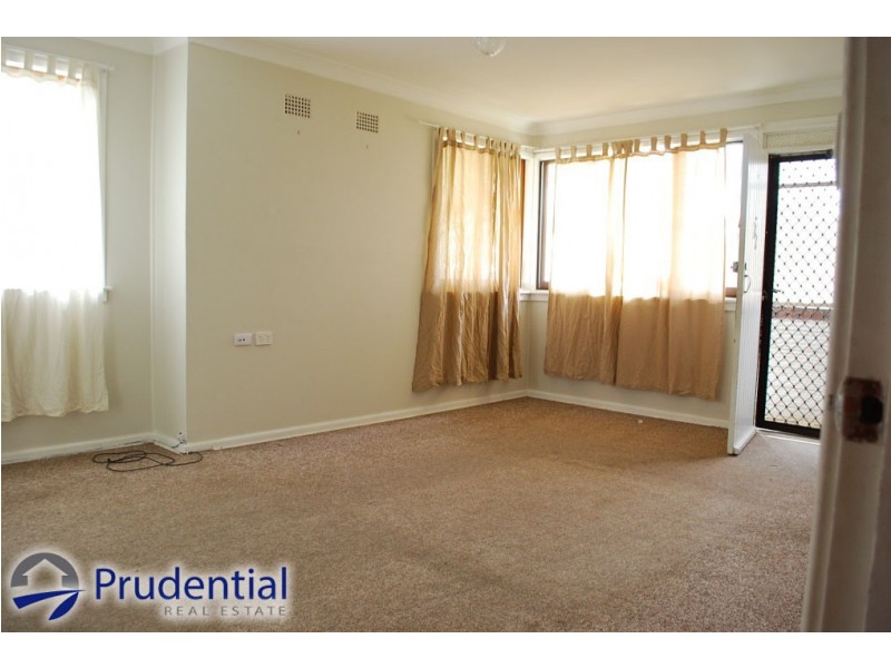 77 Carrington Circuit, Leumeah NSW 2560