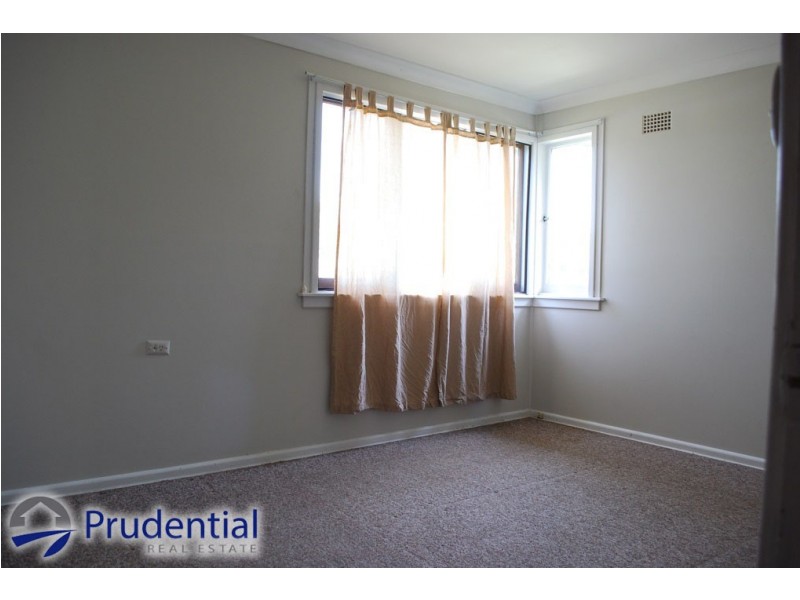 77 Carrington Circuit, Leumeah NSW 2560