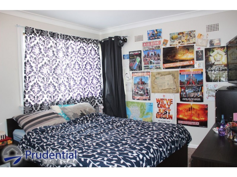 77 Carrington Circuit, Leumeah NSW 2560