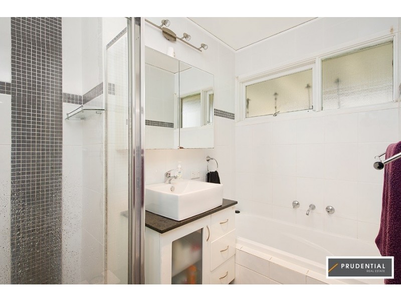 11 Lawn Avenue, Bradbury NSW 2560
