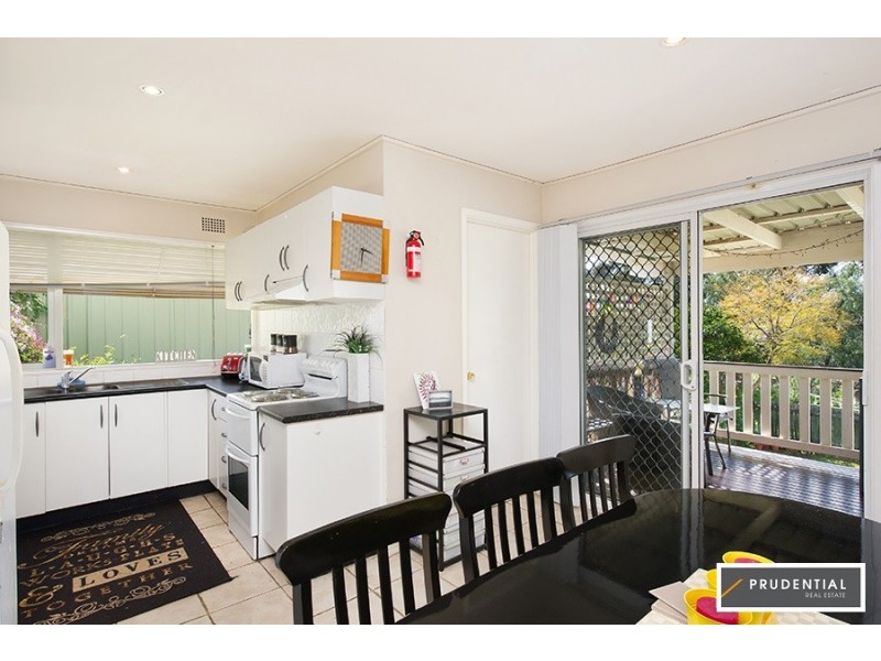 11 Lawn Avenue, Bradbury NSW 2560