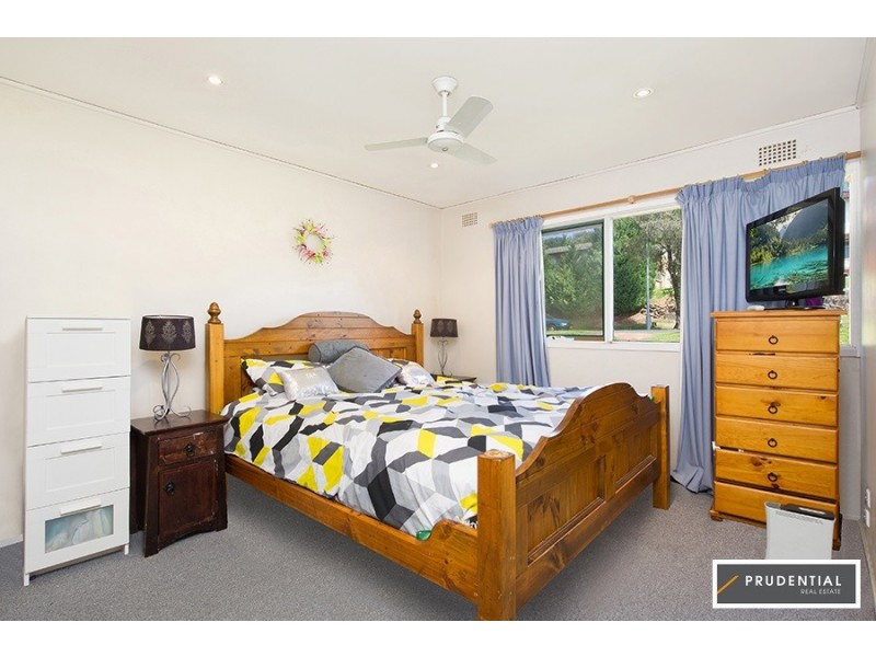 11 Lawn Avenue, Bradbury NSW 2560