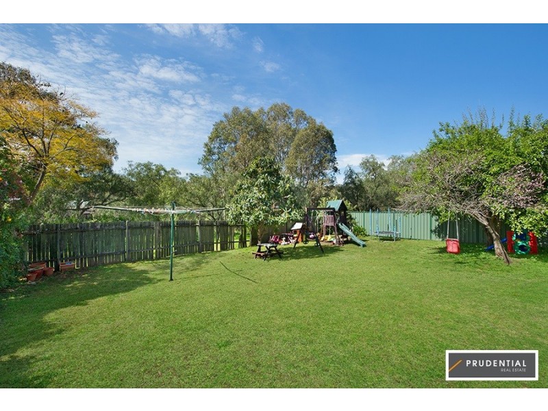 11 Lawn Avenue, Bradbury NSW 2560