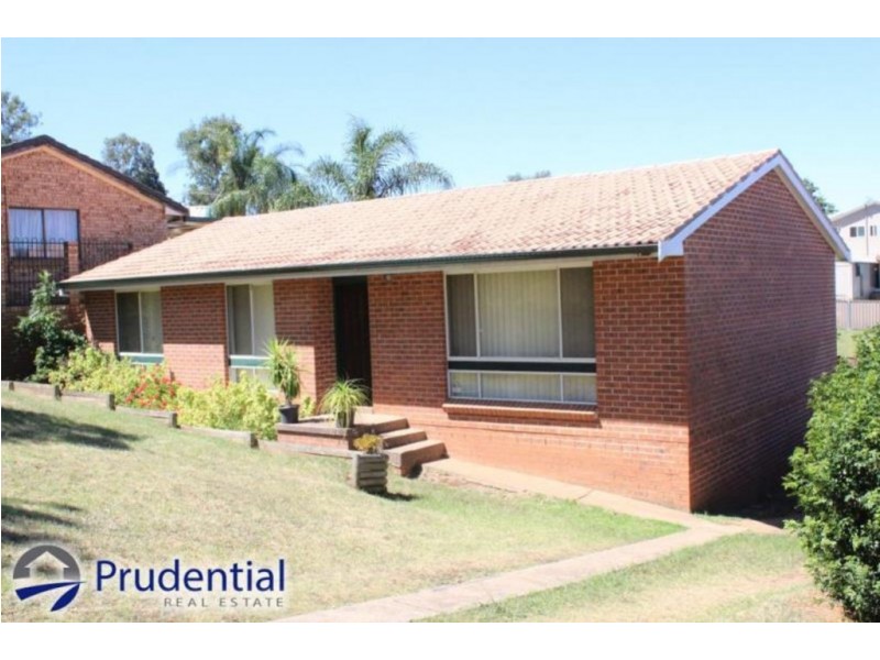 11 Lerwick Place, St Andrews NSW 2566