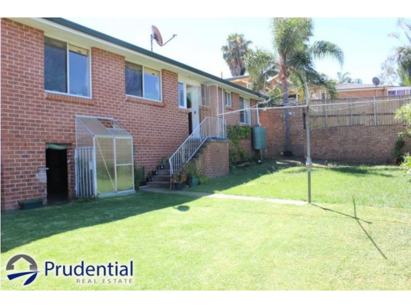 11 Lerwick Place, St Andrews NSW 2566