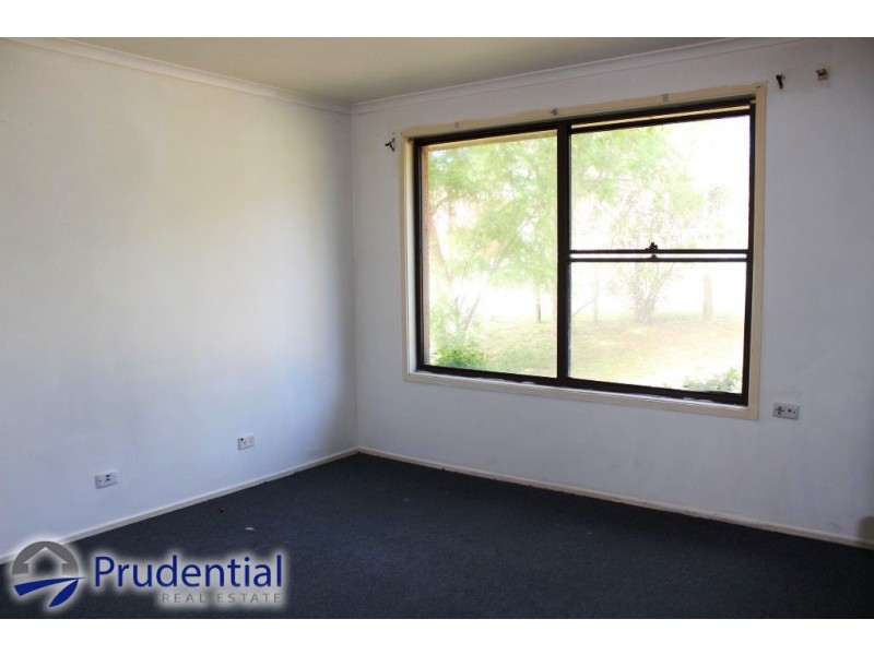 12 Plowman Road, Minto NSW 2566