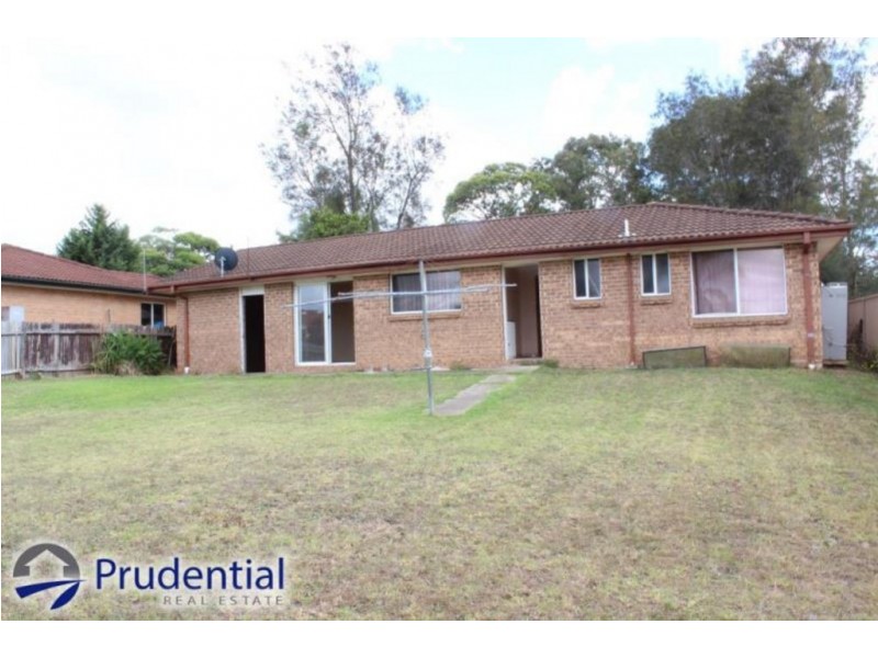 13 Greengate Road, St Helens Park NSW 2560