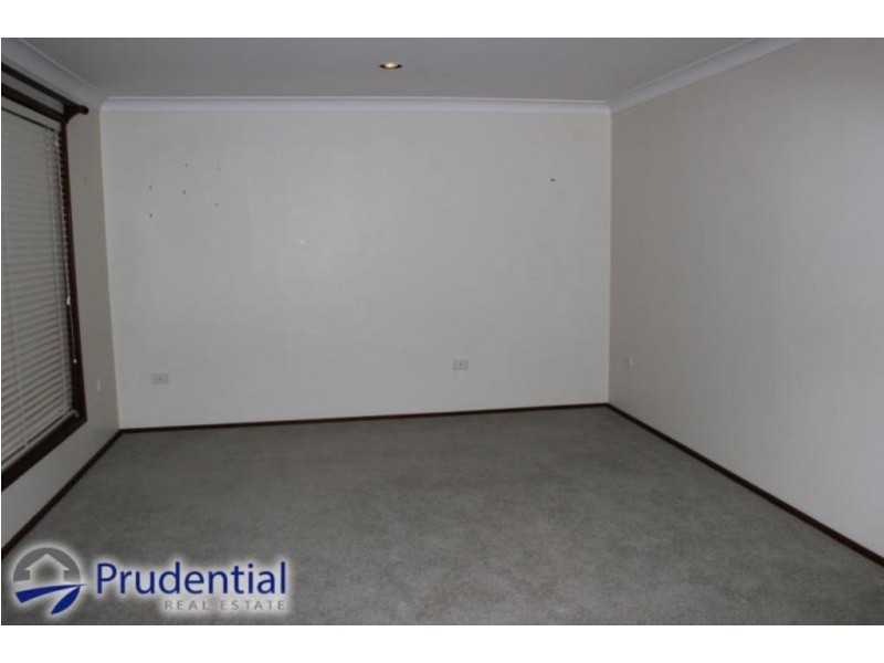 6 Simpson Place, Leumeah NSW 2560