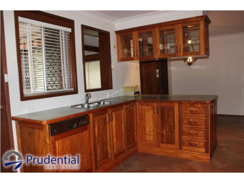 6 Simpson Place, Leumeah NSW 2560