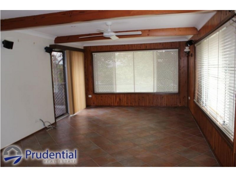 6 Simpson Place, Leumeah NSW 2560
