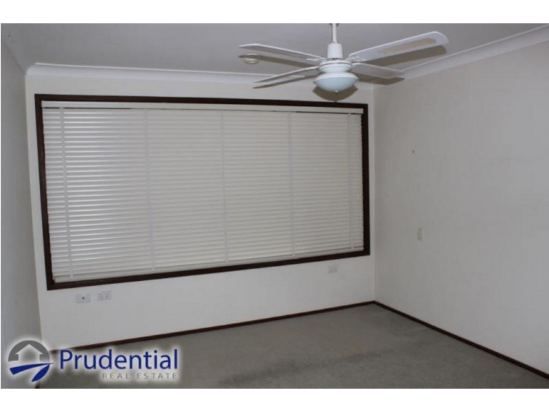6 Simpson Place, Leumeah NSW 2560