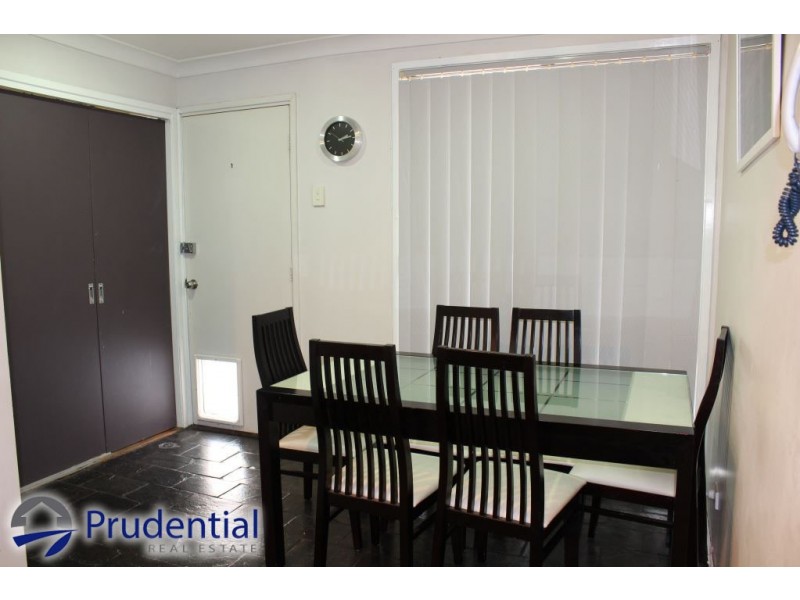 39 Lorenzo Crescent, Rosemeadow NSW 2560