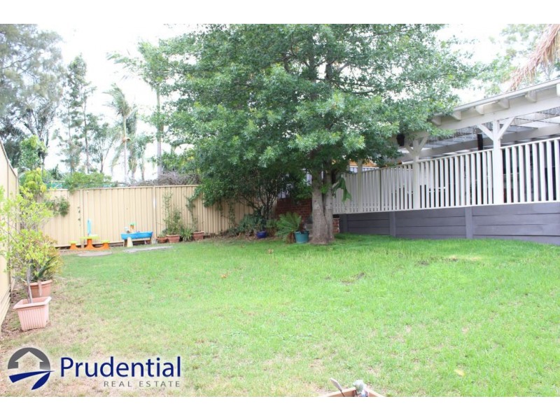 39 Lorenzo Crescent, Rosemeadow NSW 2560