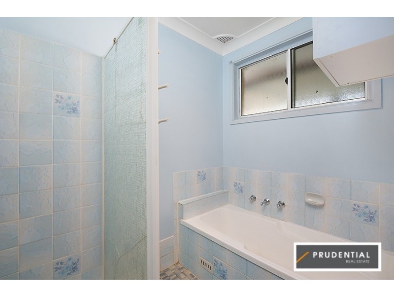 14 Hamlet Crescent, Rosemeadow NSW 2560