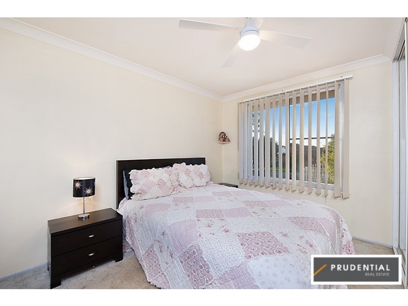 14 Hamlet Crescent, Rosemeadow NSW 2560