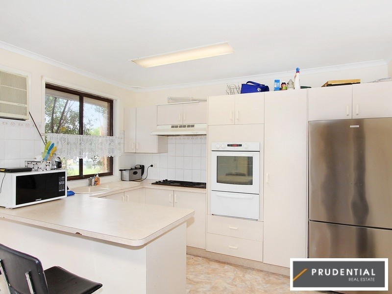 31 Othello Avenue, Rosemeadow NSW 2560