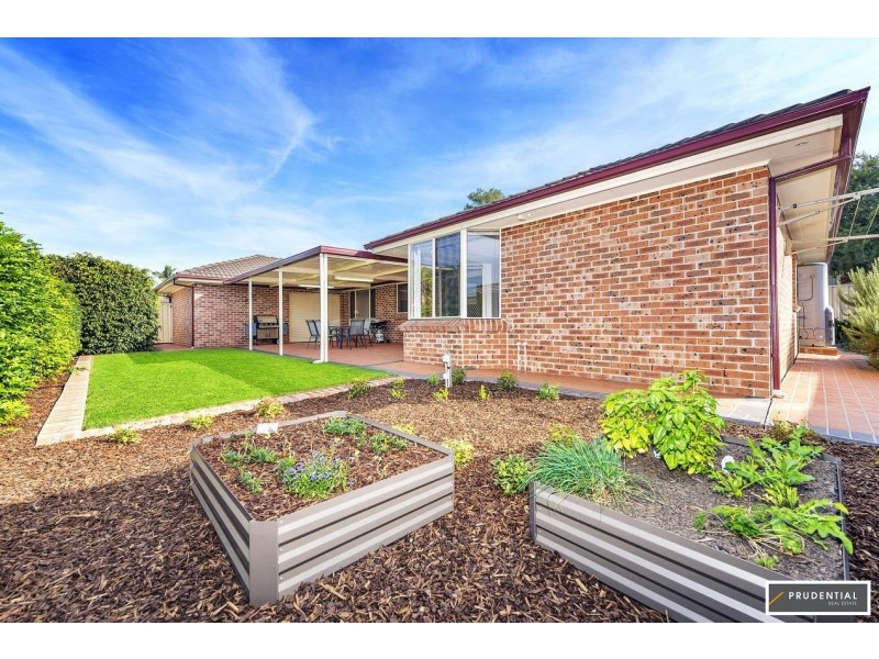 4 Squeers Pl, Ambarvale NSW 2560