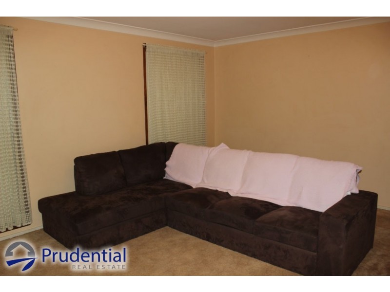1/11 Mundarda Place, St Helens Park NSW 2560