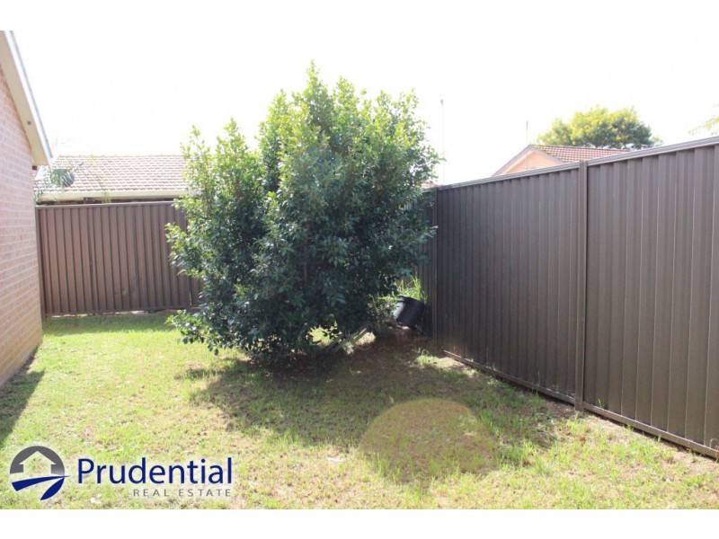 1/11 Mundarda Place, St Helens Park NSW 2560