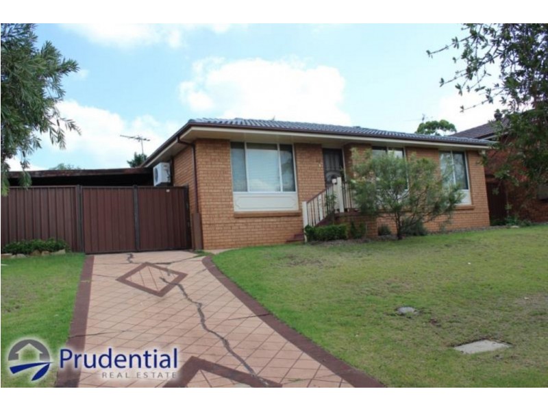 60 Cleopatra Drive, Rosemeadow NSW 2560