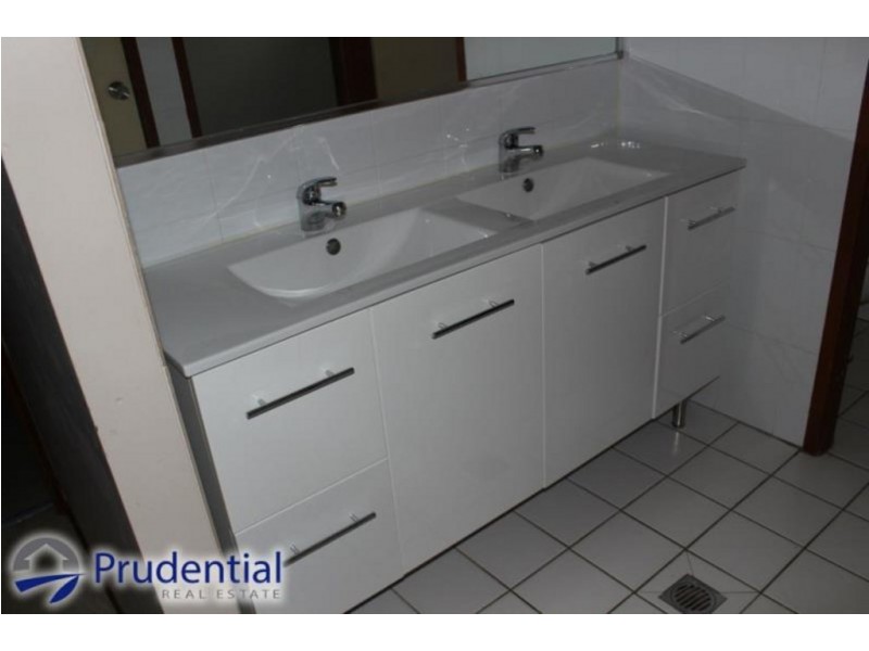 34 Clerkenwell Street, Ambarvale NSW 2560