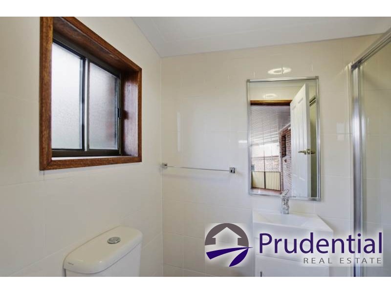 24 Macquarie Avenue, Leumeah NSW 2560