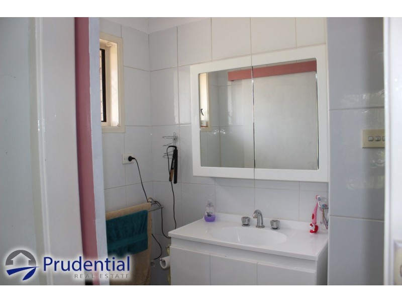 4 Perth Avenue, Campbelltown NSW 2560