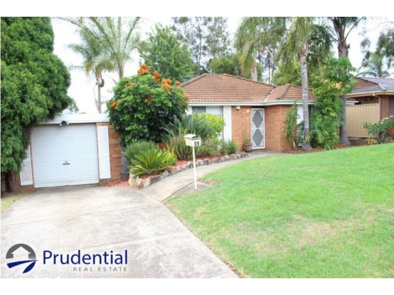 39 Lorenzo Crescent, Rosemeadow NSW 2560