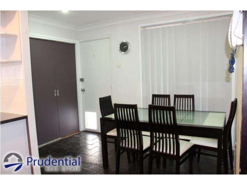 39 Lorenzo Crescent, Rosemeadow NSW 2560