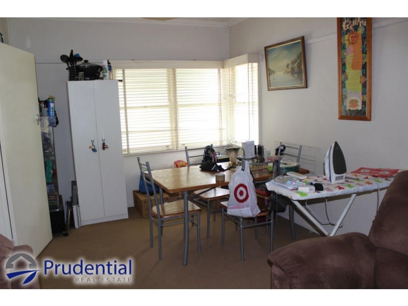 62 Farnsworth Avenue, Campbelltown NSW 2560