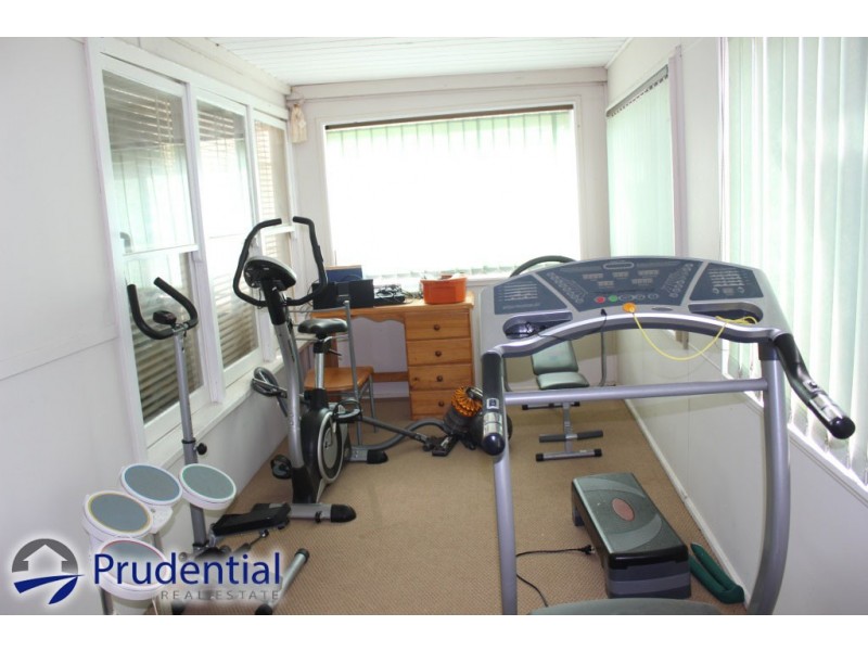 62 Farnsworth Avenue, Campbelltown NSW 2560