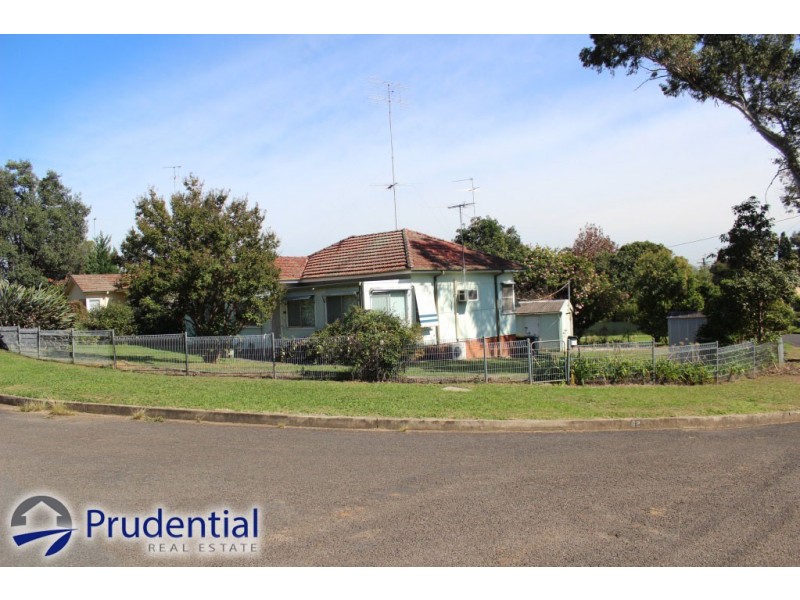 62 Farnsworth Avenue, Campbelltown NSW 2560