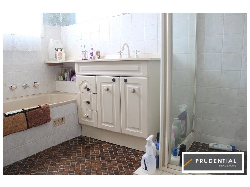 28 Bungonia Road, Leumeah NSW 2560